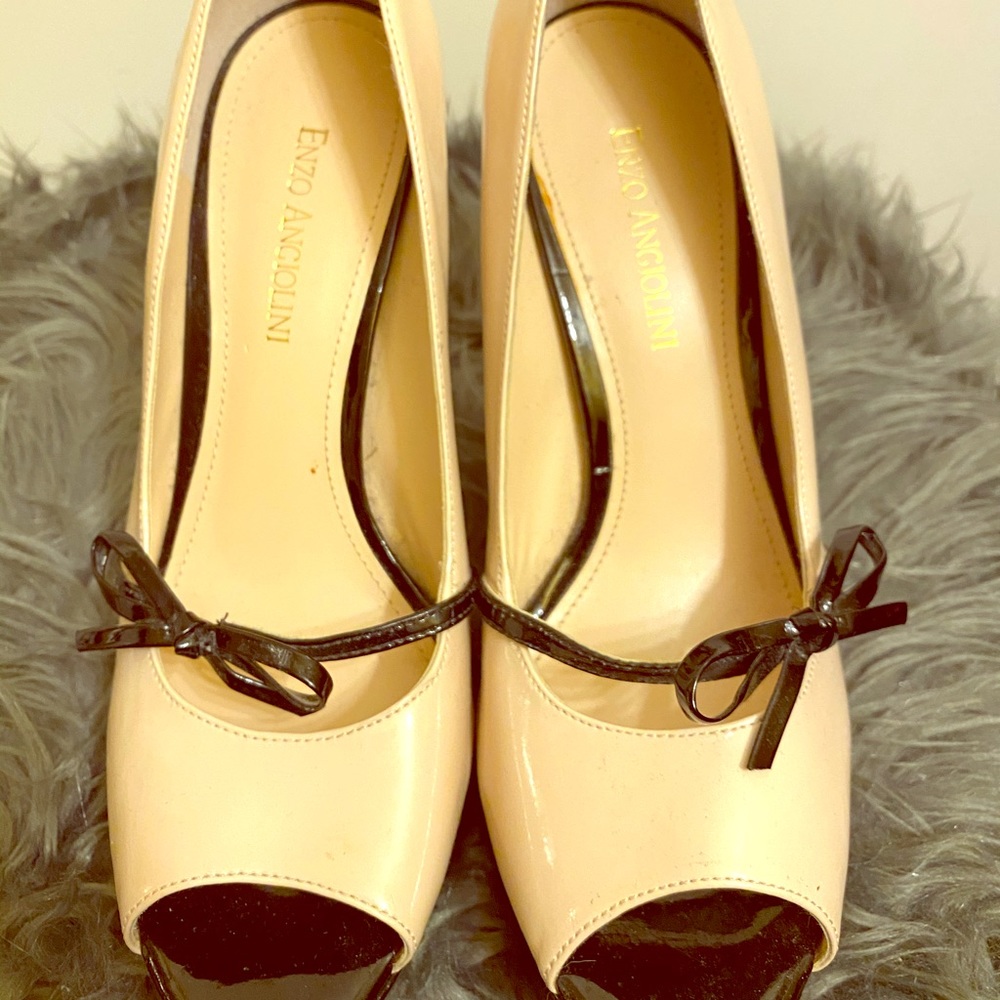 Beautiful! Enzo Angiolini Peep toe Pump Tan 8m